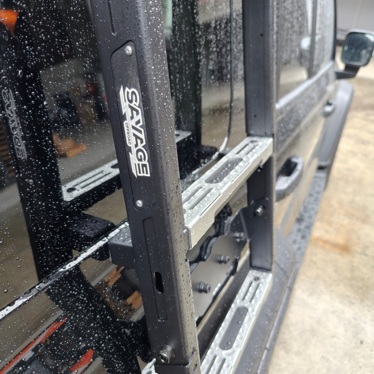 TANK 300 LADDER TO SUIT PREMIUM PLATFORM