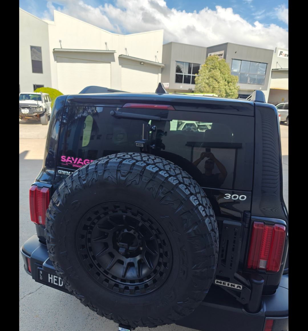 TANK 300 REAR TYRE CARRIER – Savage Tech Australia