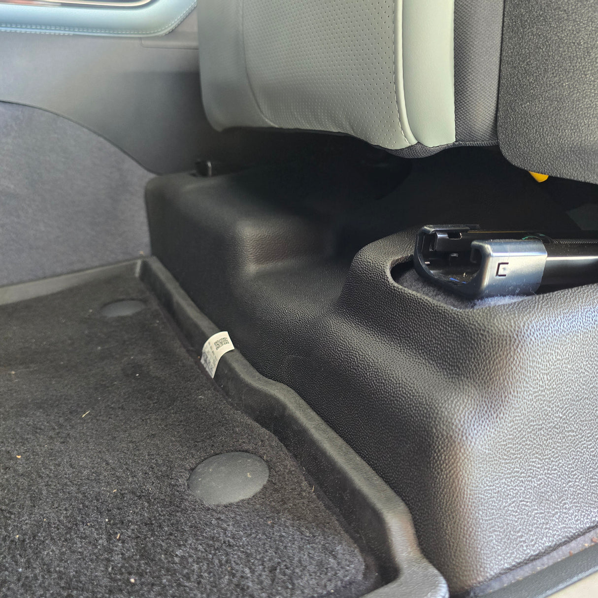 UNDER SEAT PROTECTION COVERS DENZA B5 2026+