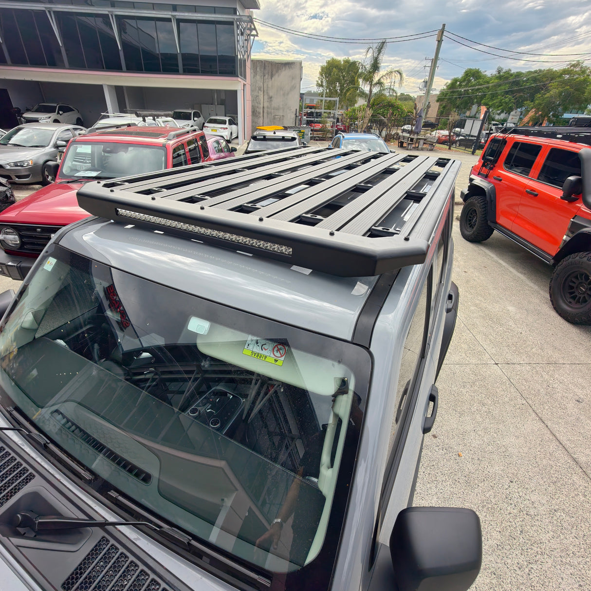 TANK 300 SAVAGE FULL LENGTH PLATFORM (WITH LED 32" LIGHTBAR)