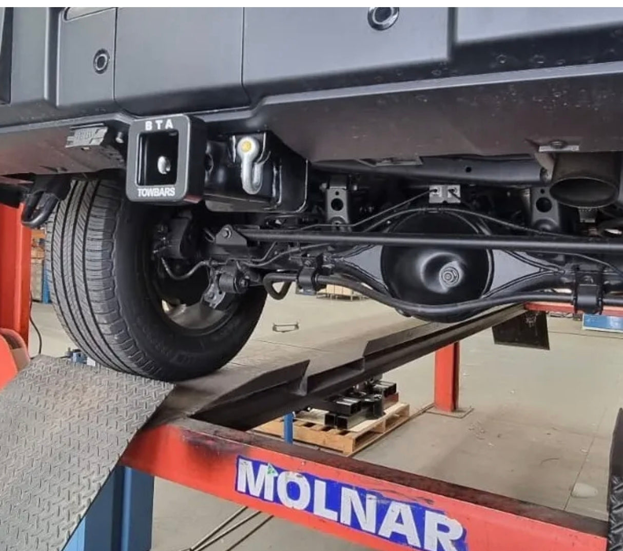 TANK 300 TOW BAR