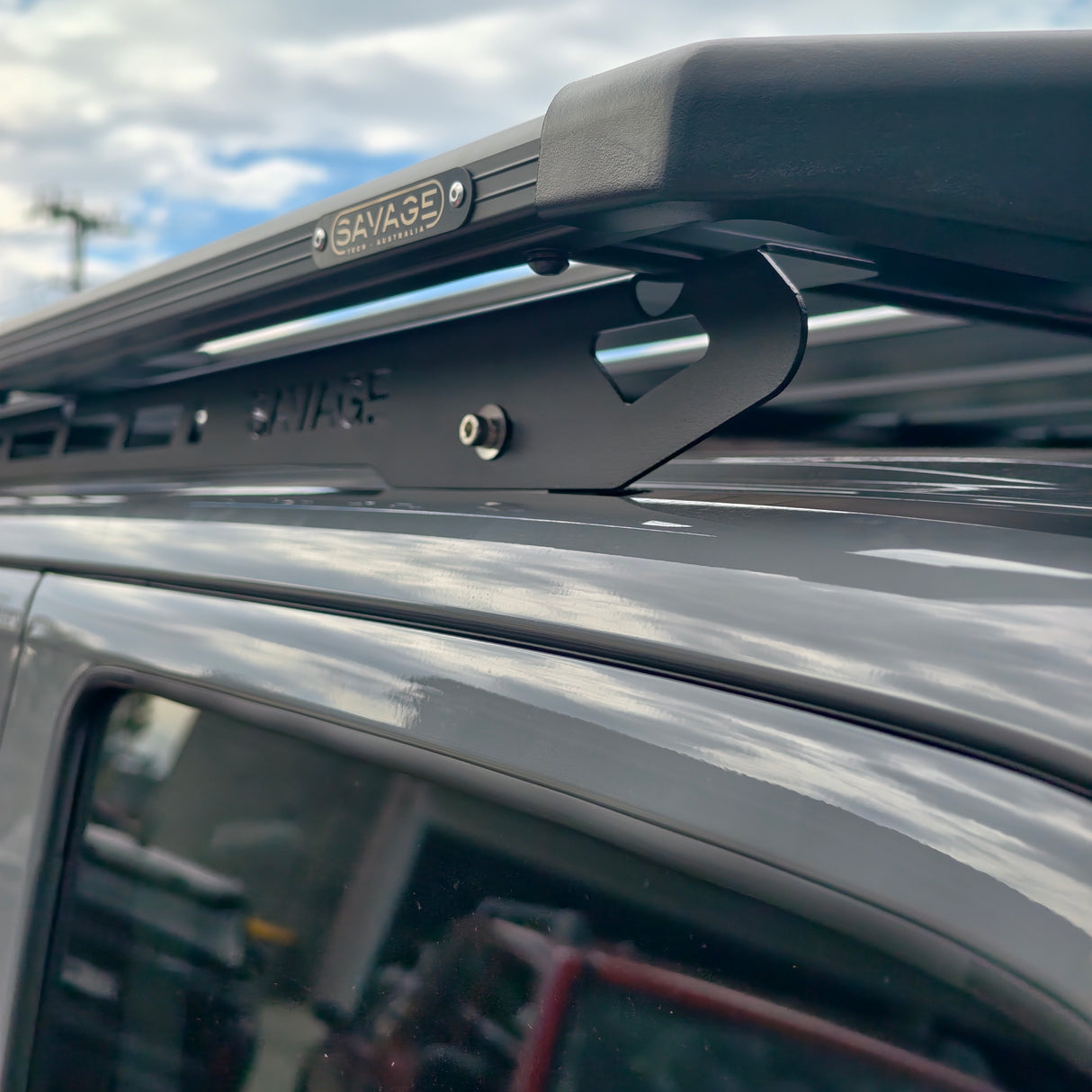 TANK 300 SAVAGE FULL LENGTH PLATFORM (WITH LED 32" LIGHTBAR)