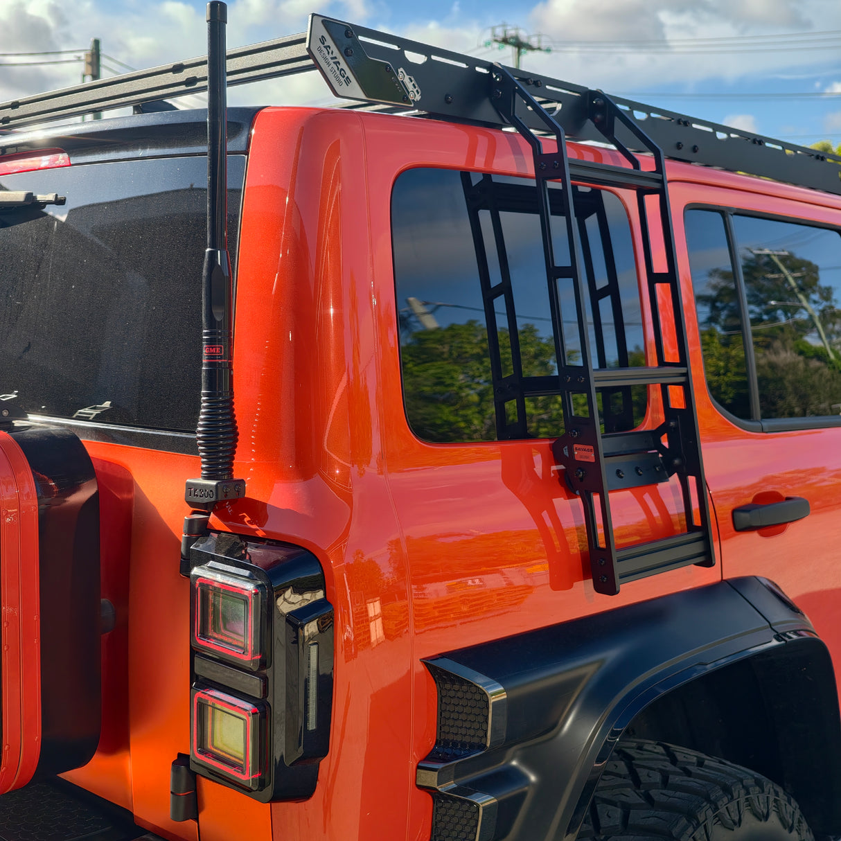 TANK 300 PHANTOM PLATFORM PACKAGE LADDER AND ACC PANEL INCLUDED