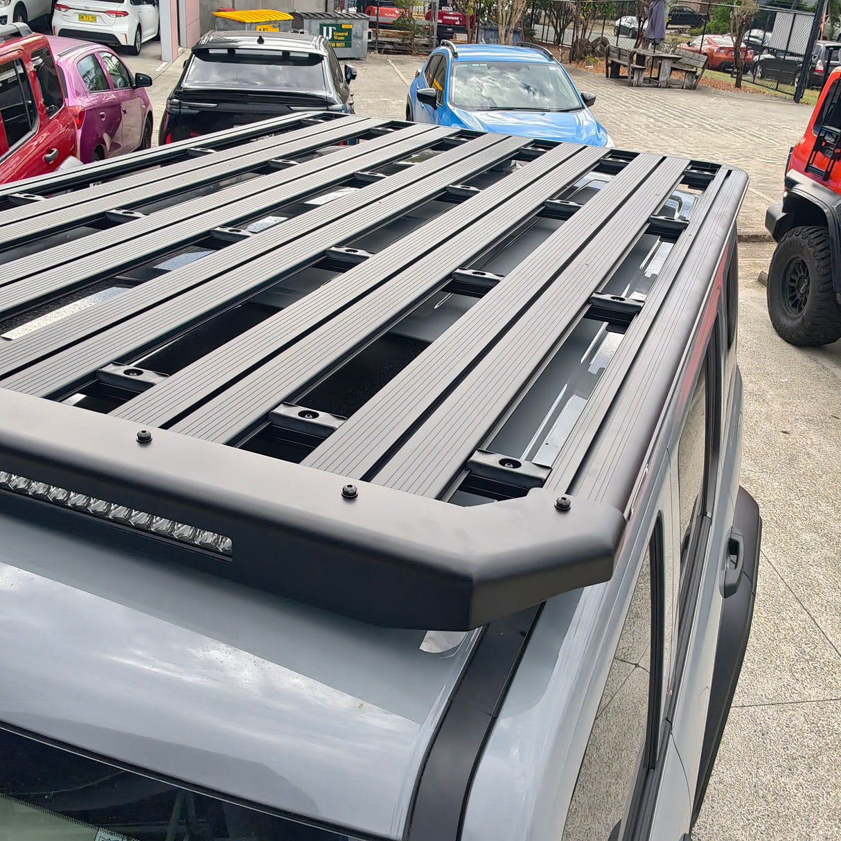 TANK 300 SAVAGE FULL LENGTH PLATFORM (WITH LED 32" LIGHTBAR)