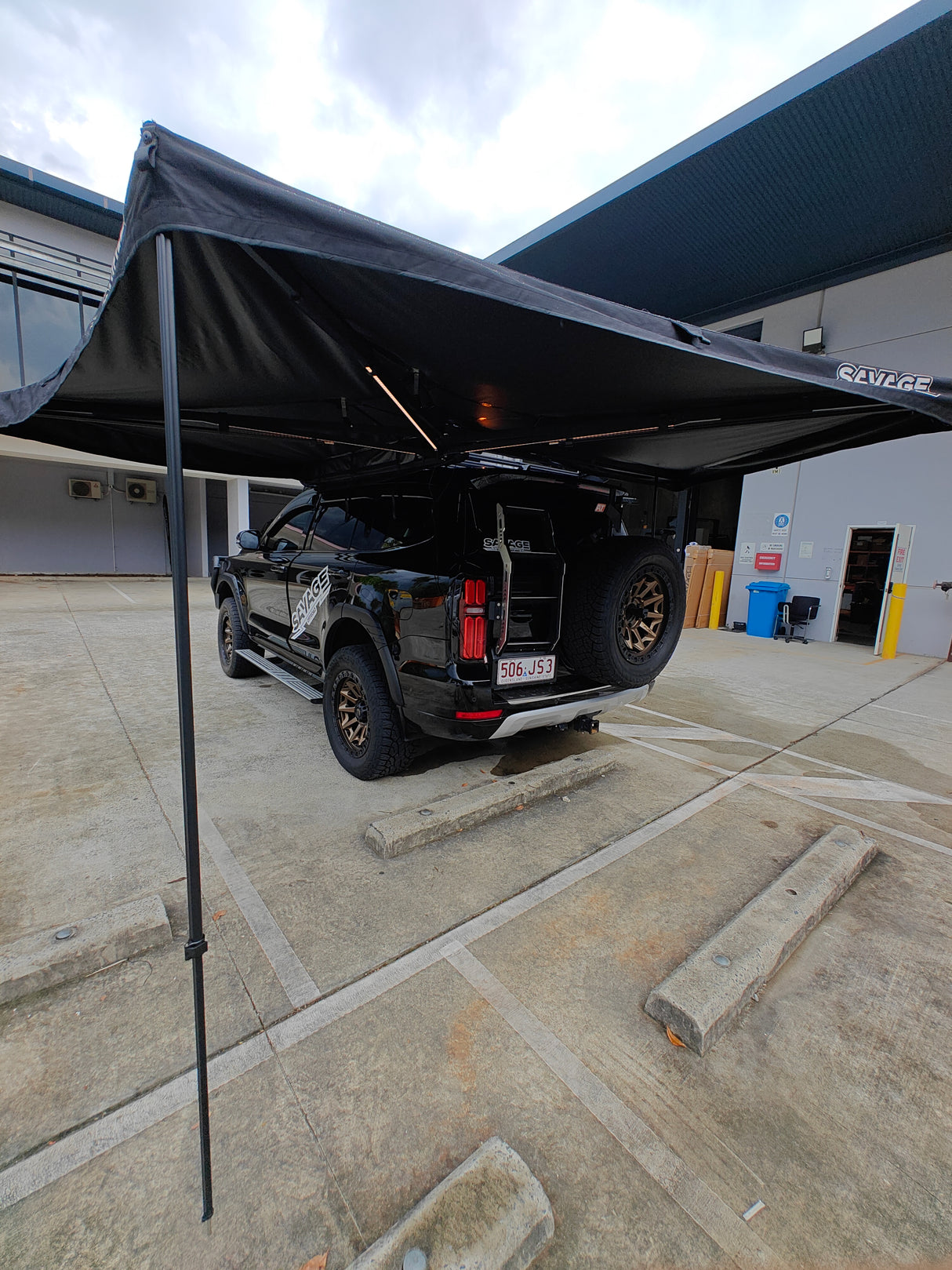 SAVAGE ROGUE 270° FREESTANDING AWNING 2M – ULTIMATE SHELTER FOR ADVENTURERS